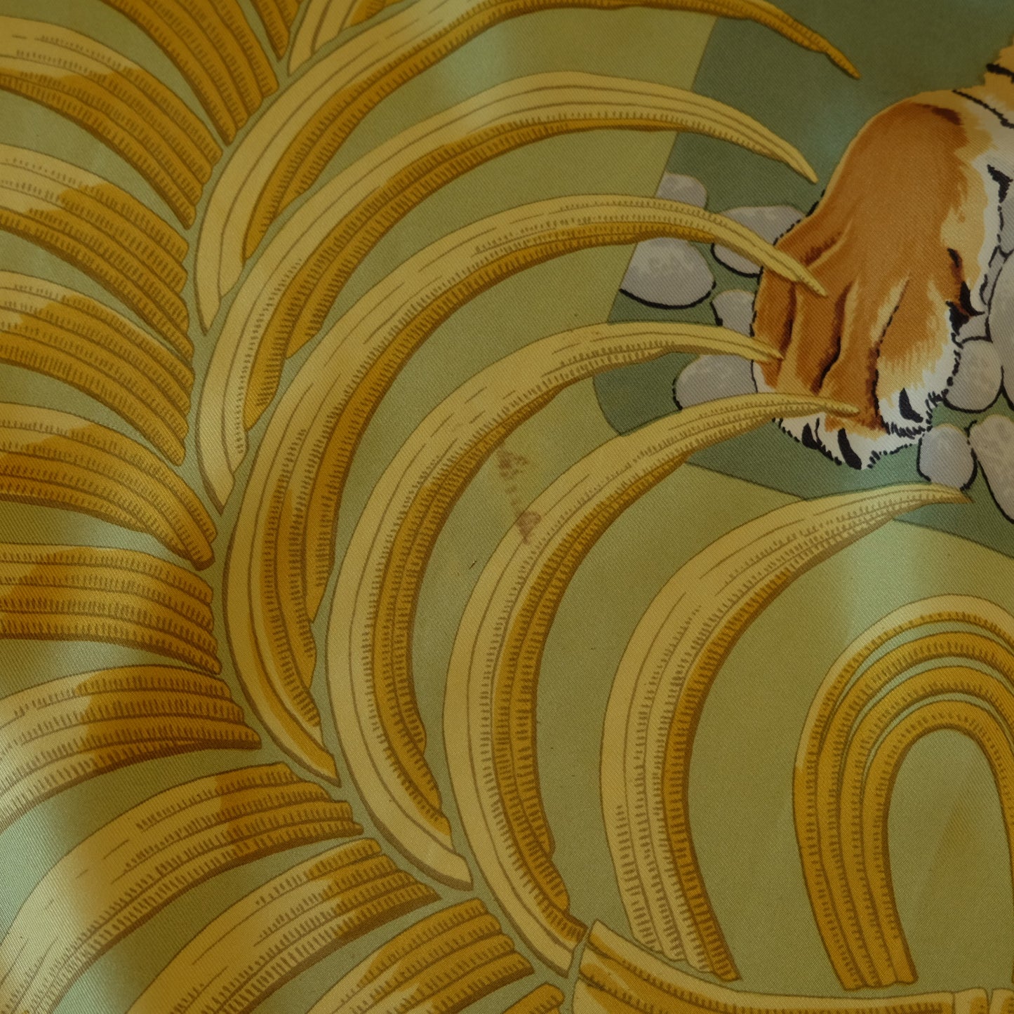 Carré Hermès “Tigre Royal” by Christiane Vauzelles in Seta
