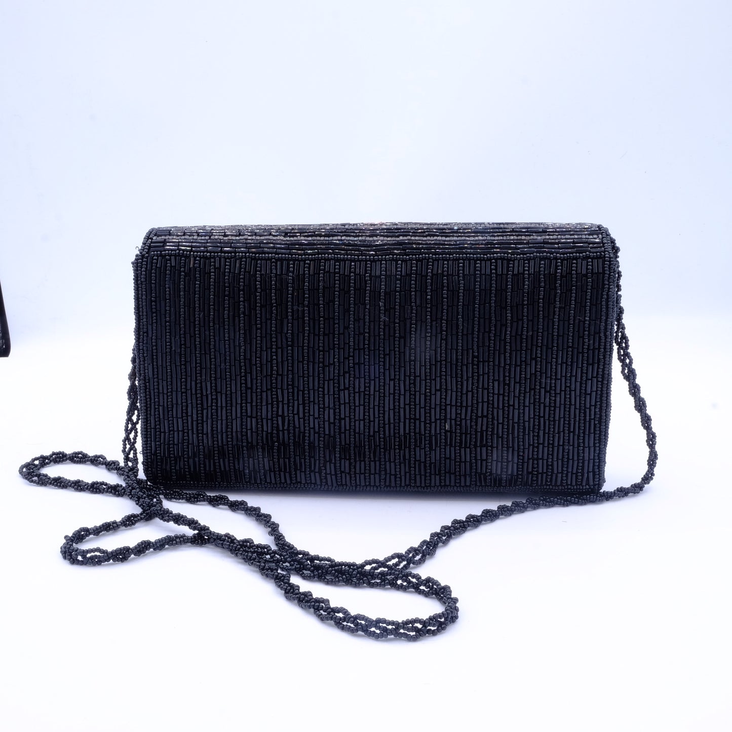 Borsa Vintage Anni ’70 Ricamata in Perline con Motivo Floreale