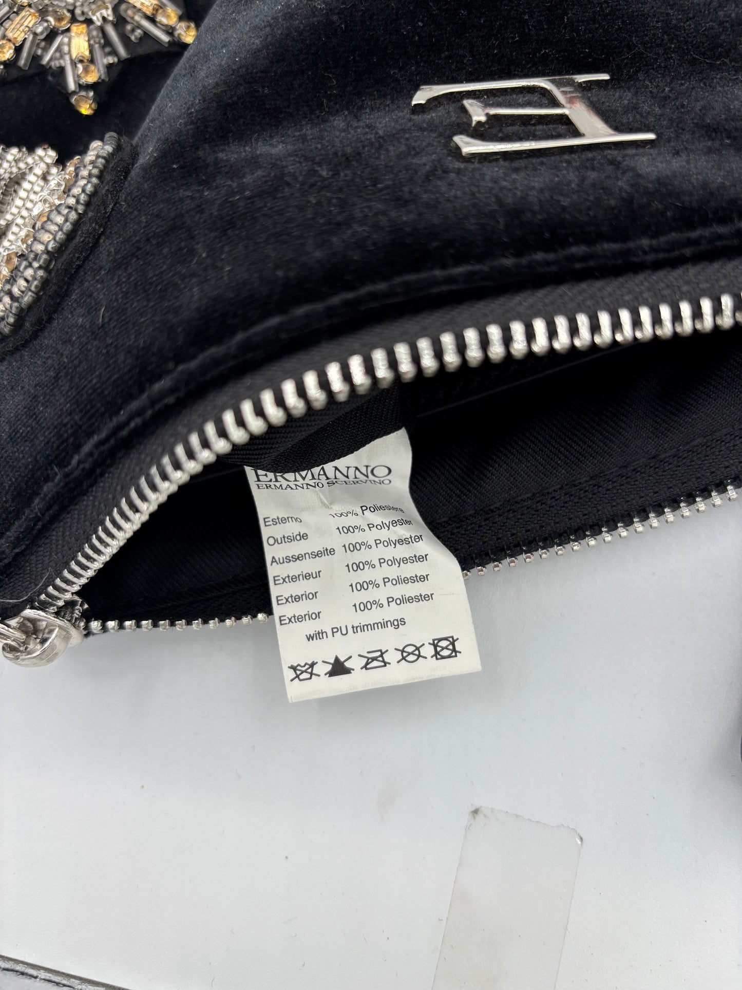 Pochette Ermanno Scervino in Velluto Nero con Applicazioni Gioiello