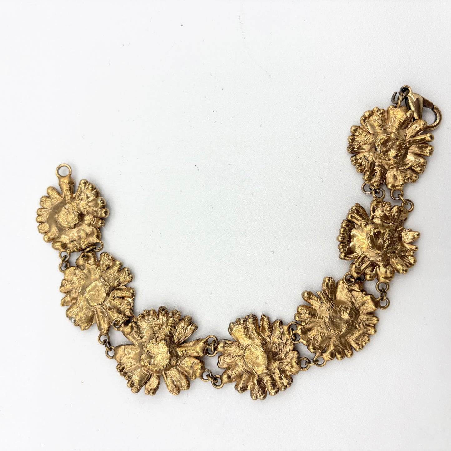 Set Anni ’70 Bracciale e Anello in Metallo Dorato con Motivo Floreale