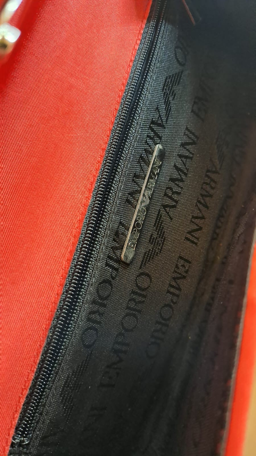 Borsa Rigida Emporio Armani con Applicazione di Perline Rosse