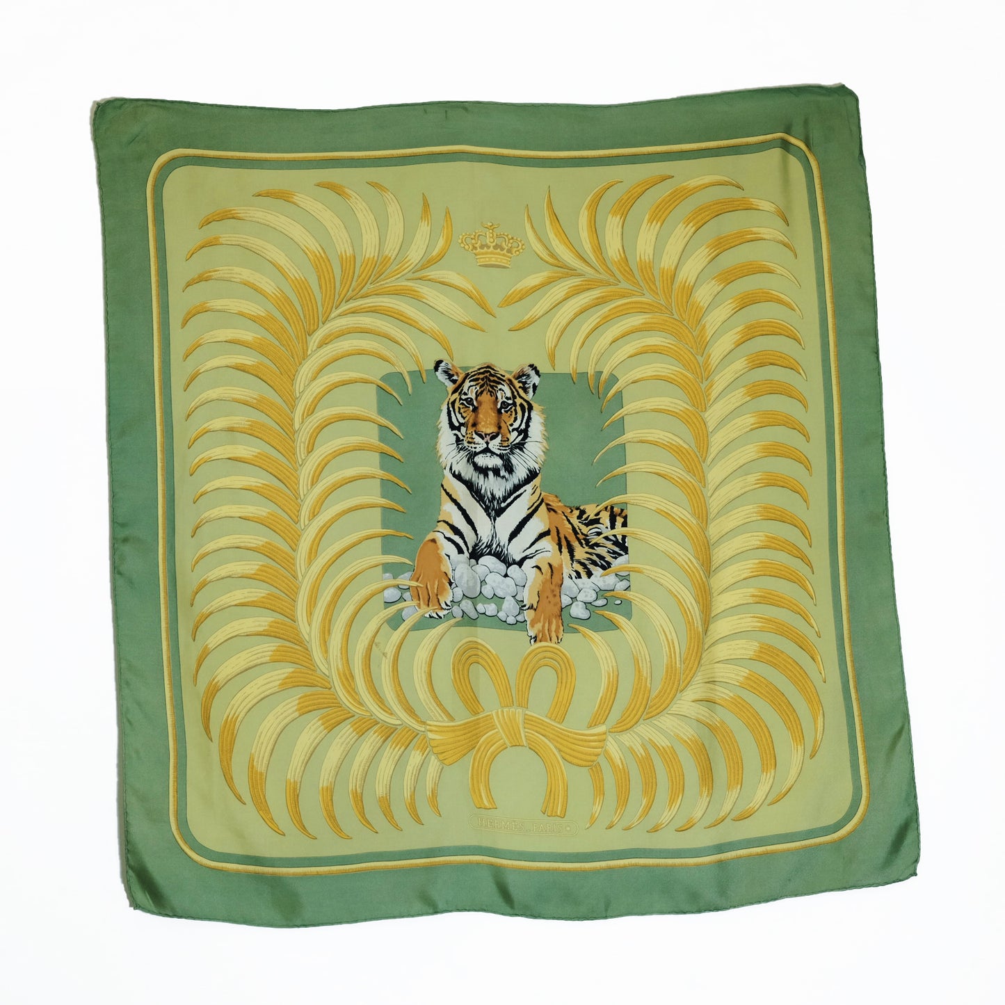 Carré Hermès “Tigre Royal” by Christiane Vauzelles in Seta