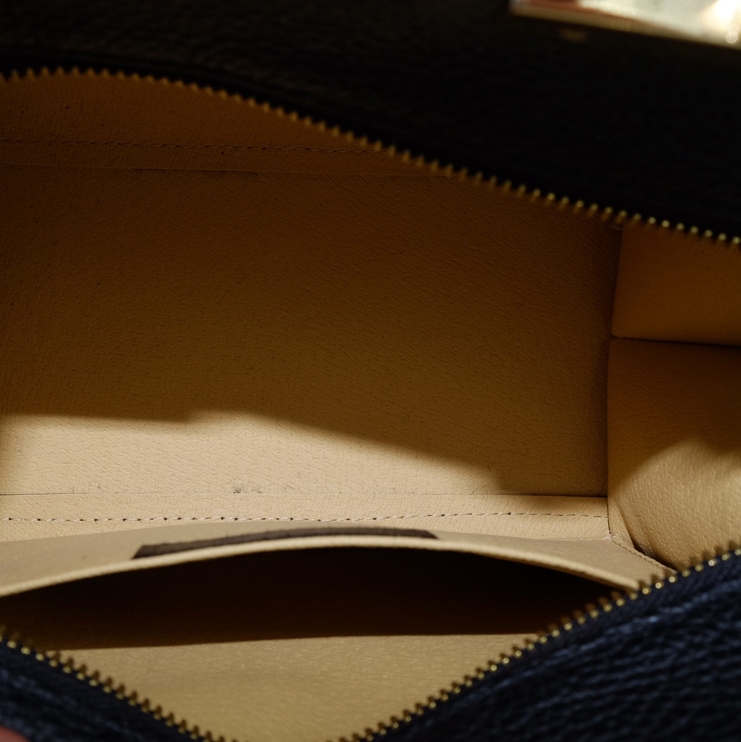 Midi Bag in Cavallino Zebra con Dettagli in Pelle Nera